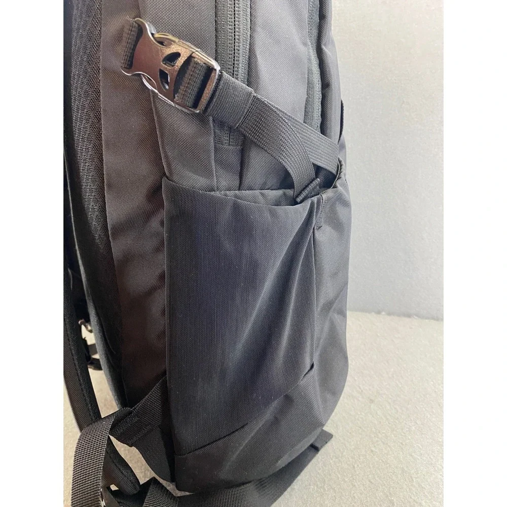 Patagonia Refugio Pack 28L Black Backpack Laptop Sleeve 47912 NEW OOP